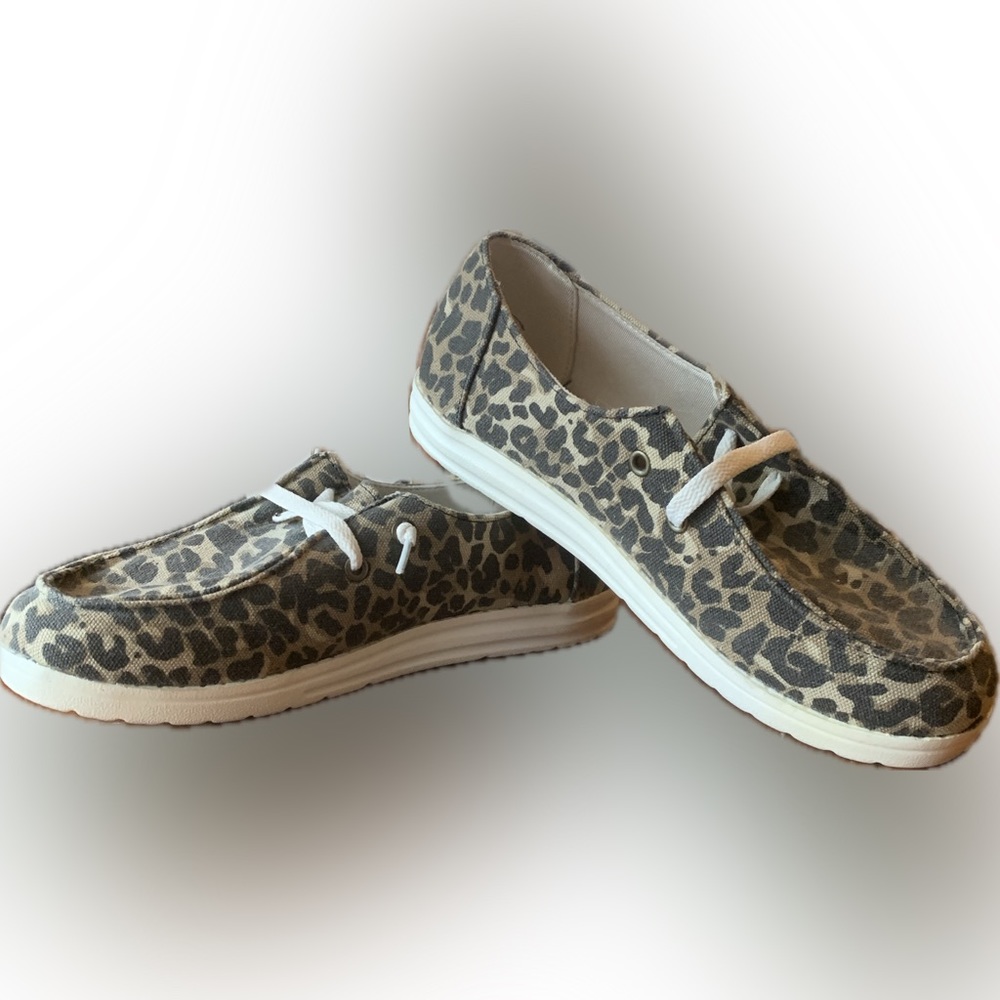 Ladies, leopard print canvas shoes. Size 7 up to 7 1/2